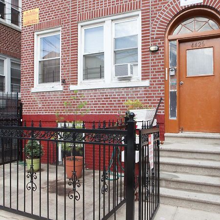 Studio, One And Two Bedroom Apartments - Bronx New York Extérieur photo
